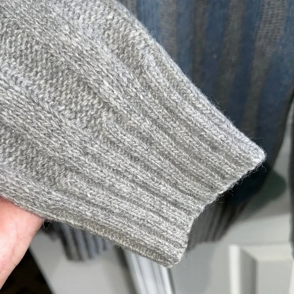 Steve & Barry's Men's Wool Blend Blue and Gray Crewneck Sweater - Picture 2 of 7